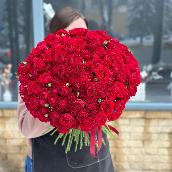 Букет из кустовых роз "Магия чувств"