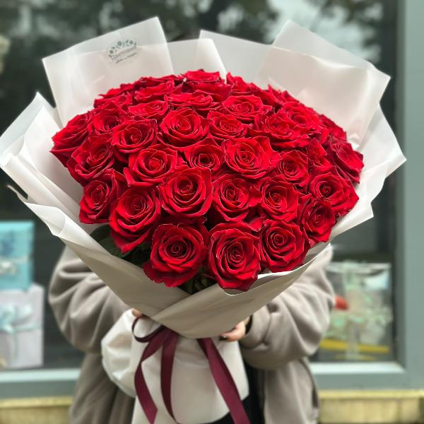 Букет из голландских роз "Багровый закат"