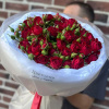 Букет из кустовых роз "Бархатная роза"